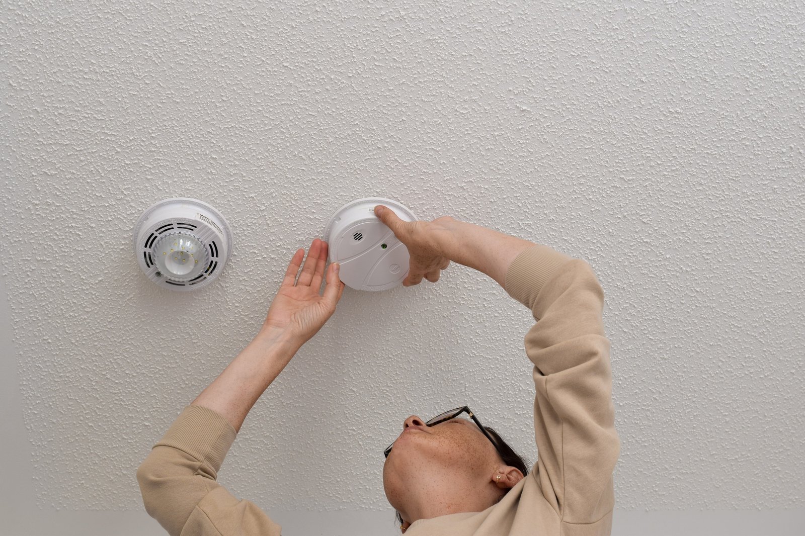 Smoke detector maintenance